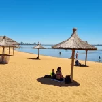 Este finde Misioneros y turistas aprovecharon para refrescarse en las playas de la Capital