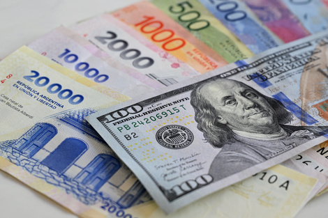 El dólar oficial marcó un nuevo récord y quedó a 3,3% del techo de la banda cambiaria