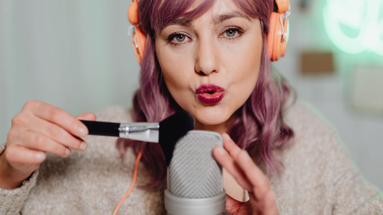 ASMR: qué es y para qué sirve el fenómeno que es furor en redes