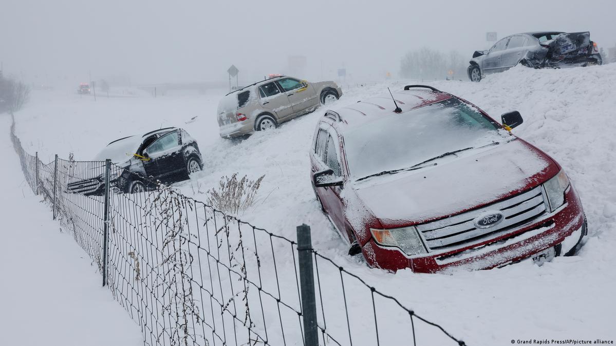 Tormenta invernal en EEUU: murieron seis personas y hay al menos un millón de hogares sin luz