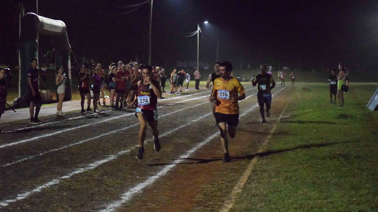La Pista Néstor Prieto brilló en el primer Torneo Nocturno de Atletismo del año