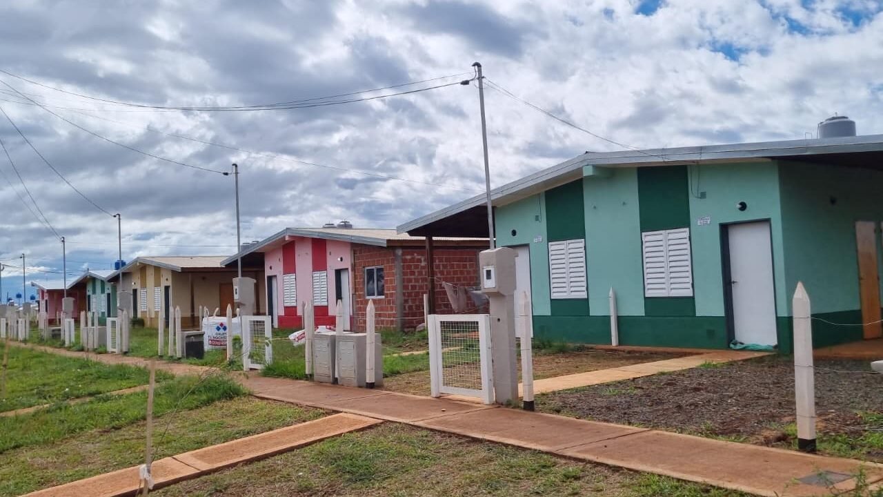 El IPRODHA concretó nuevas entregas de viviendas de la convocatoria 247 en el barrio Itaembé Guazú de Posadas