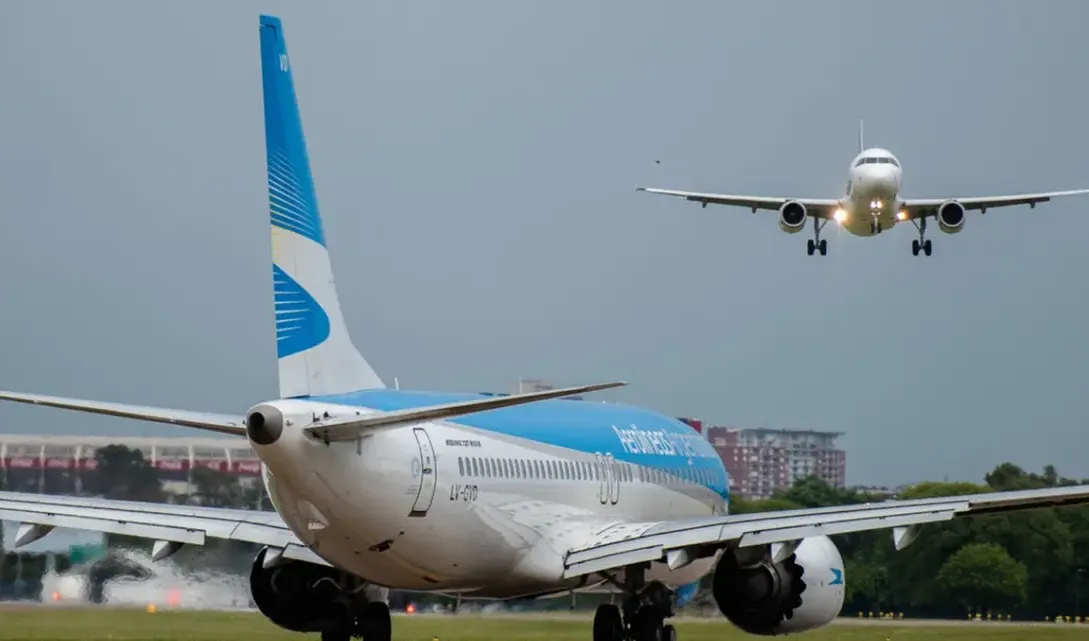 El Gobierno nacional oficializó la suba de la tasa de seguridad y los pasajes de avión se disparan