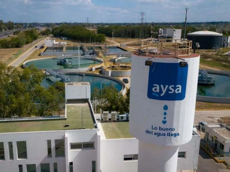 El Gobierno lanzó la licitación para privatizar AySA y avanzará con la venta del 90% de las acciones