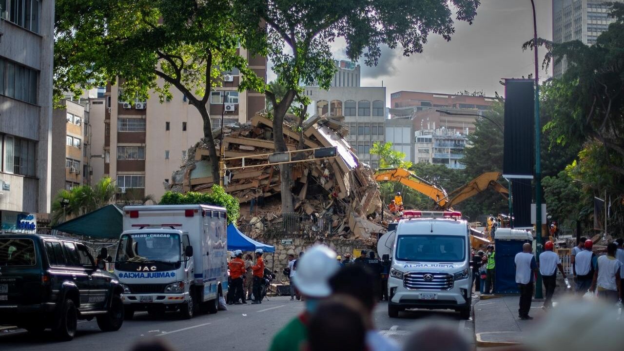 Ya suman 1.450 los fallecidos por el devastador terremoto en Venezuela y 50.000 desaparecidos