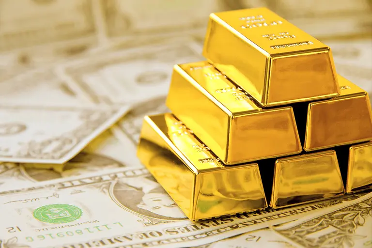 El oro se desploma y tiene su mayor caída mensual desde finales de 2008