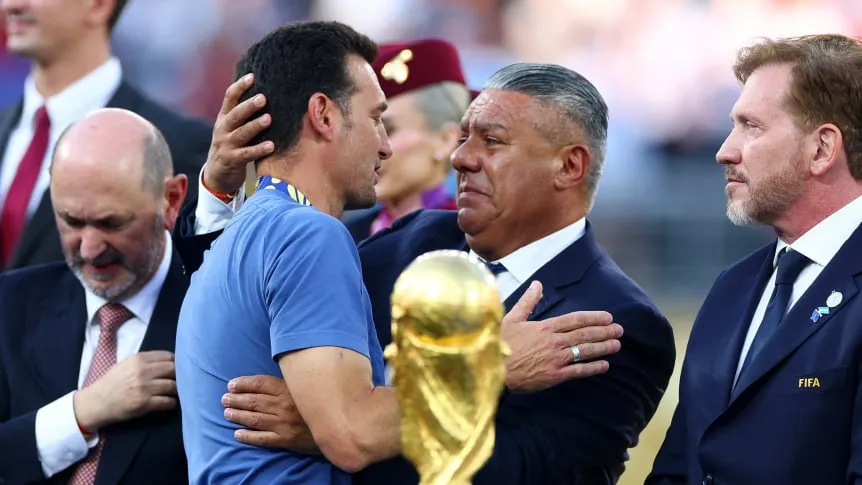 El “Chiqui” Tapia rompió el silencio sobre la contiuidad de Scaloni y denunció una campaña contra la selección