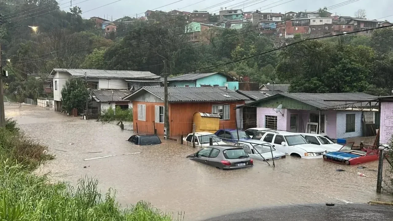 Vuelven las lluvias en el sur de Brasil y emiten alerta por tormentas en 178 municipios de Paraná